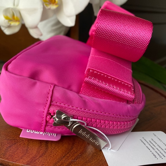 Lululemon SONIC PINK Everywhere Belt Bag 1L - Picture 10 of 13